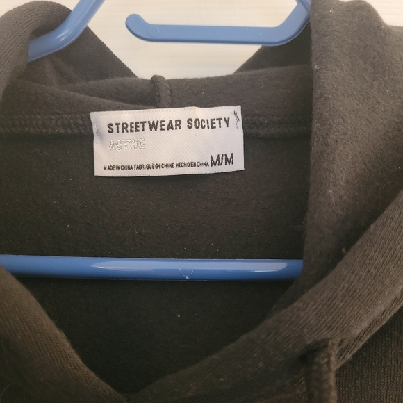 Cropped Hoodie - Picture 3 of 3